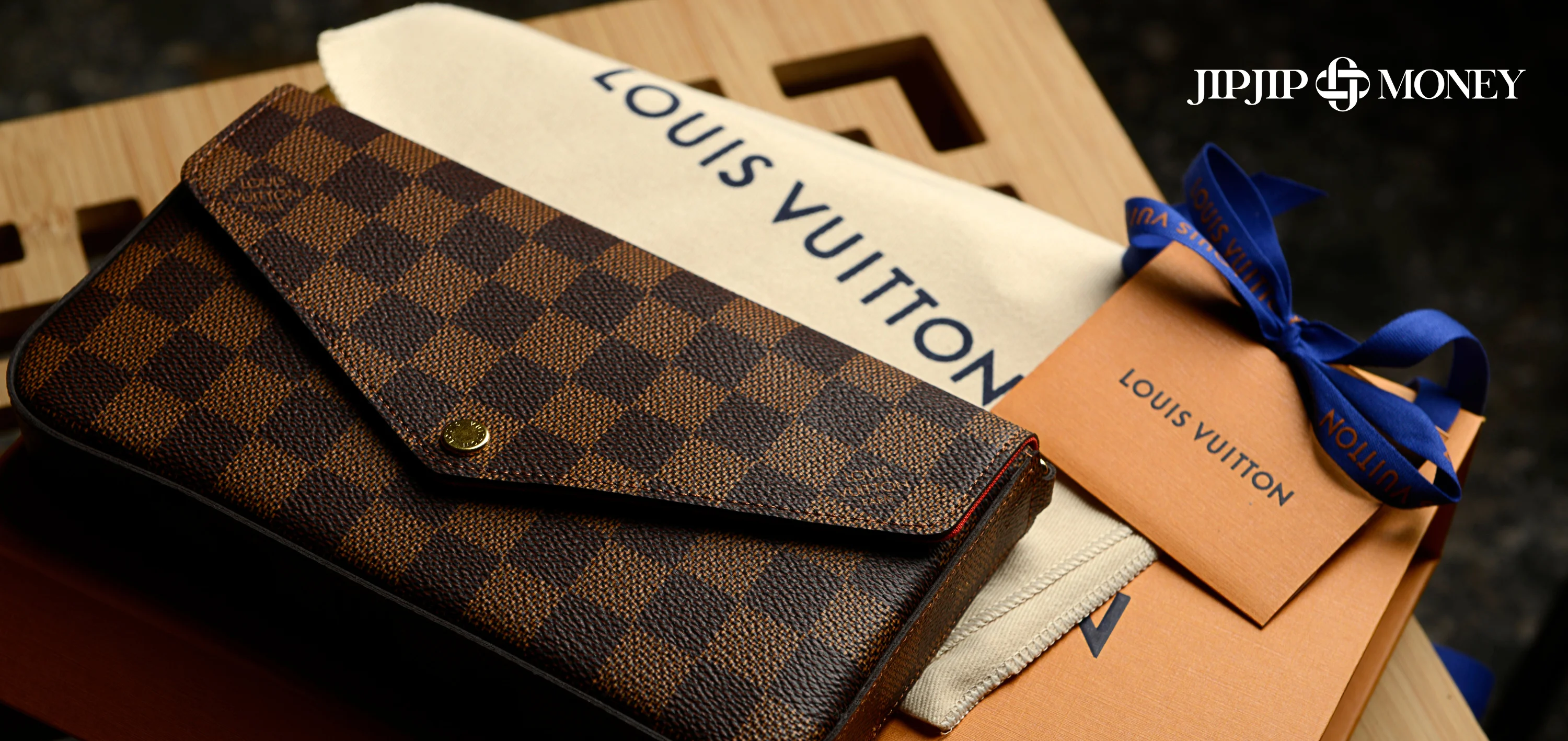 เช็กก่อนซื้อ ! รวม 8 วิธีเช็กกระเป๋า Louis Vuitton ของแท้ ฉบับอัปเดต