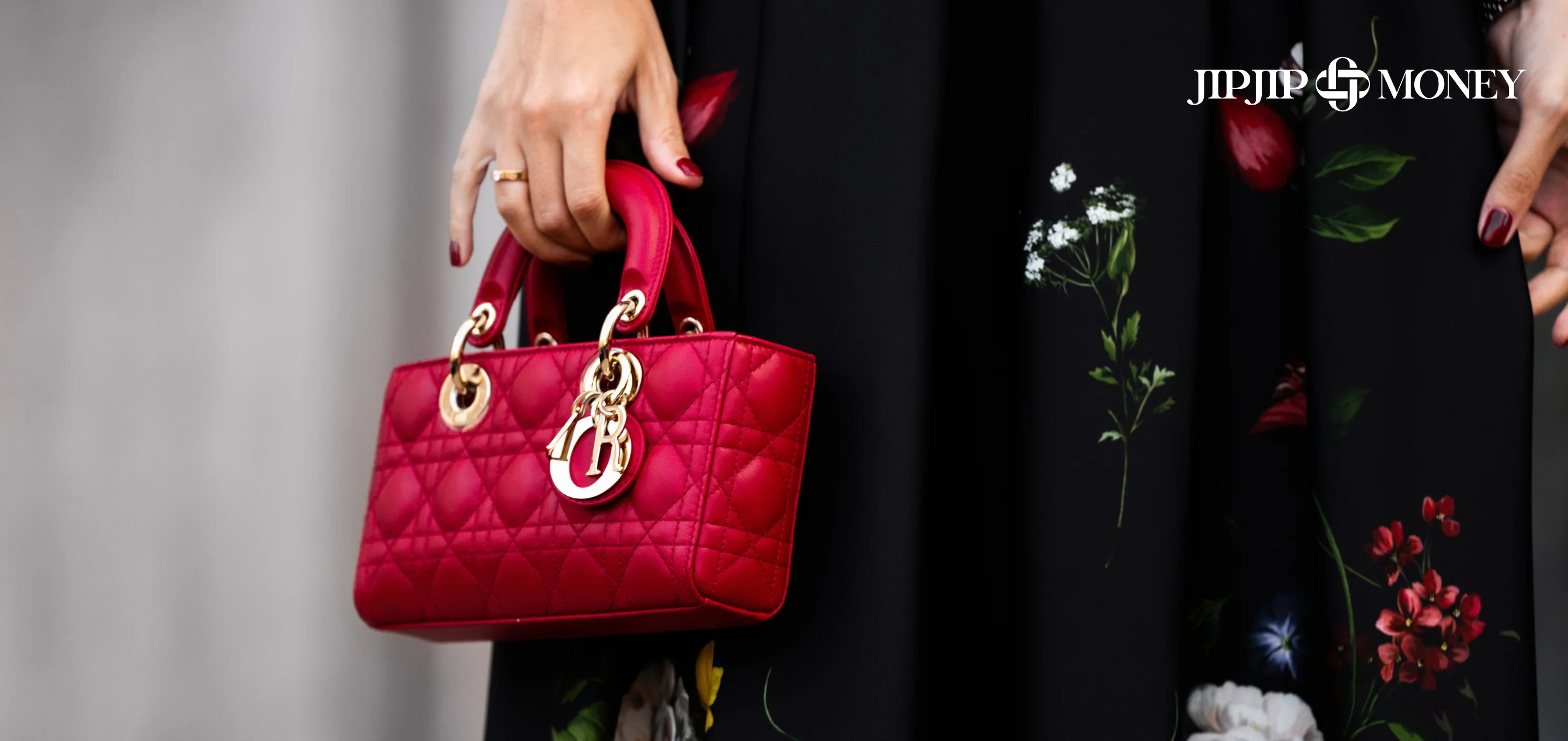 เปิดโพย 10 กระเป๋า Dior รุ่นฮิตตลอดกาล เช็กเลยใบไหนน่าลงทุน