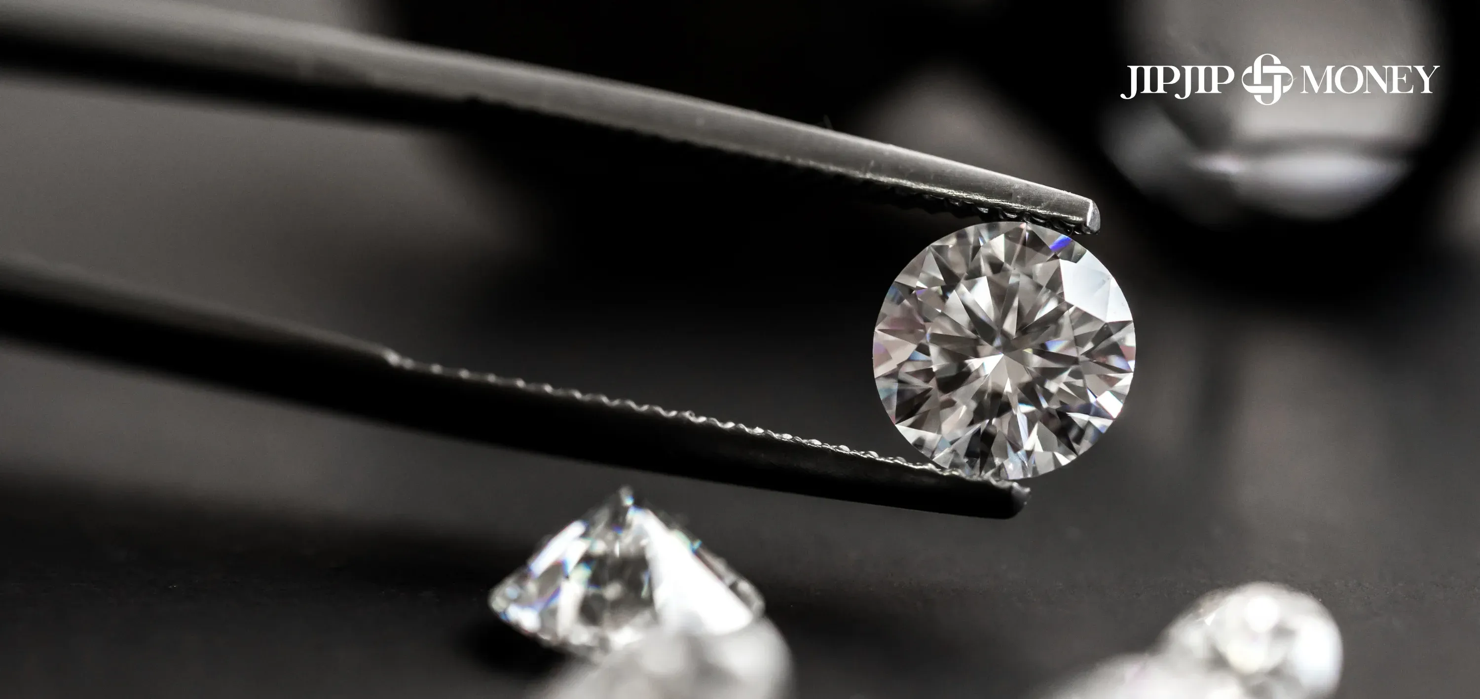 เพชรแท้ดูยังไง? รวม 9 วิธีเช็กเพชรแท้-เพชรปลอม พิสูจน์ได้ด้วยตัวเอง